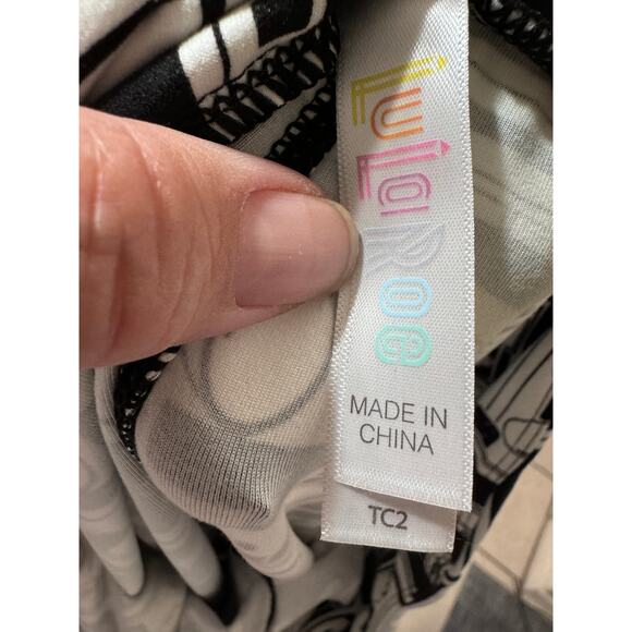 LulaRoe Bundle 2 TC2 (Tall & Curvy 18+) Leggins Tiger Print & Cassette Tape RARE - Picture 7 of 8